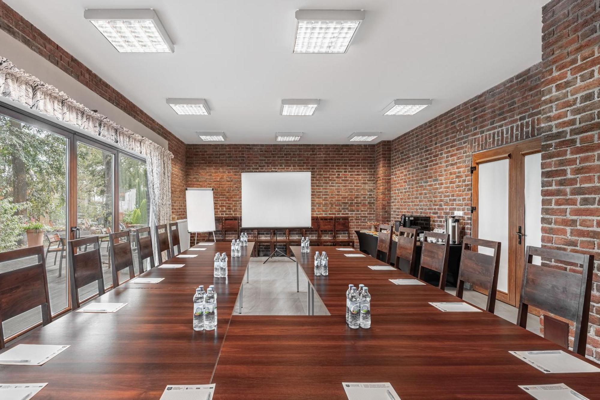 Dom Pracy Tworczej Aparthotel Uniejow Exterior foto