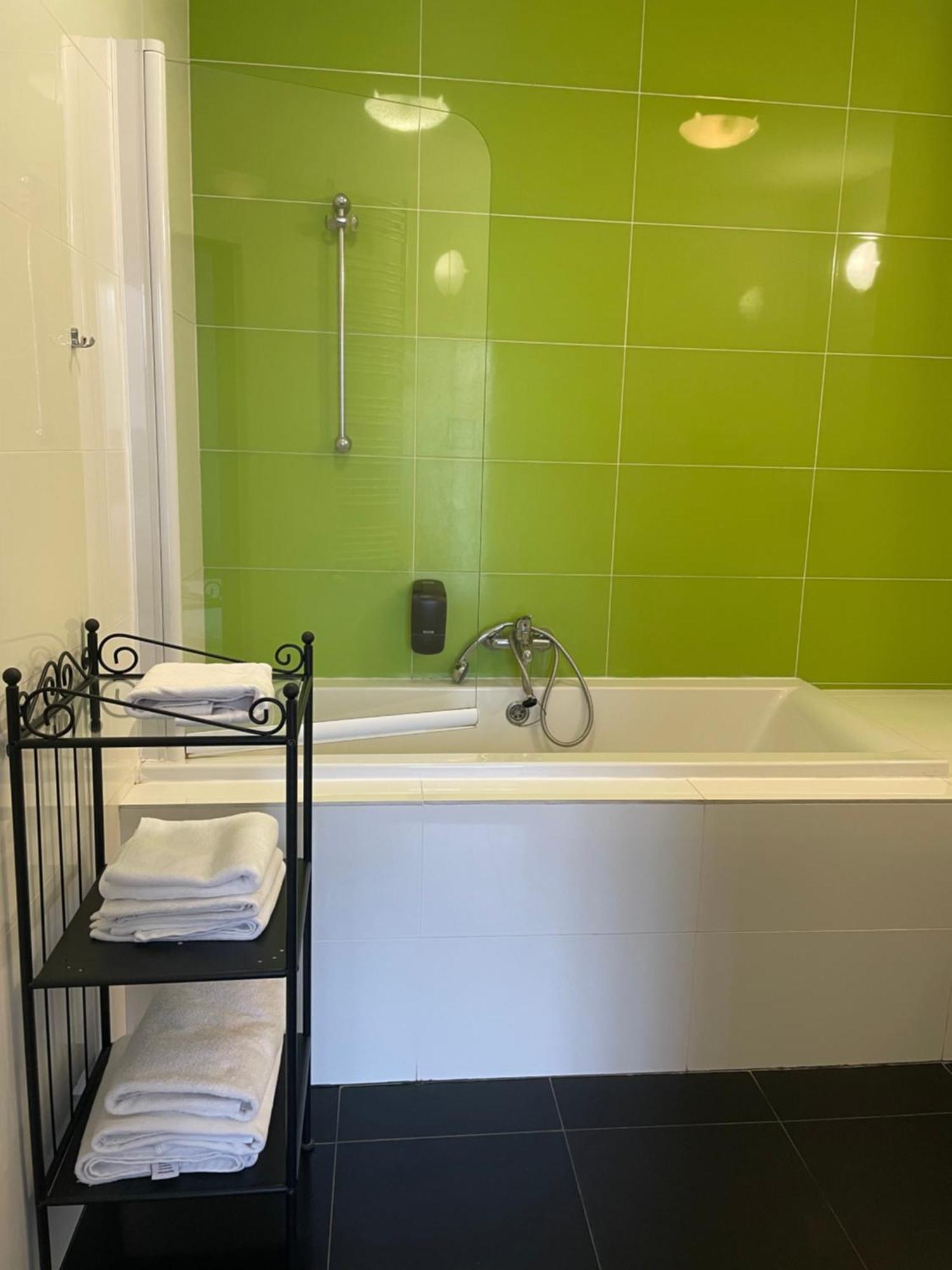 Dom Pracy Tworczej Aparthotel Uniejow Cameră foto