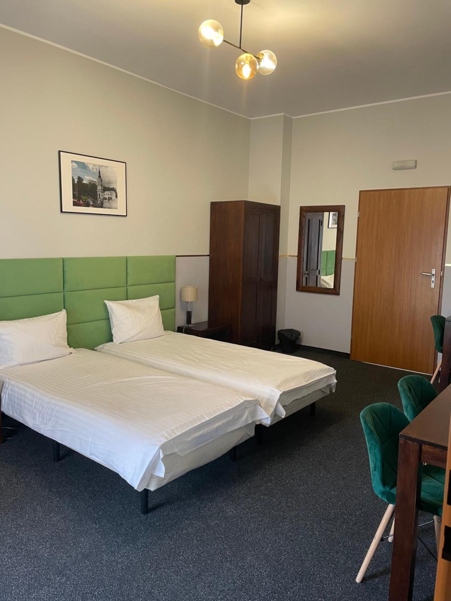 Dom Pracy Tworczej Aparthotel Uniejow Cameră foto