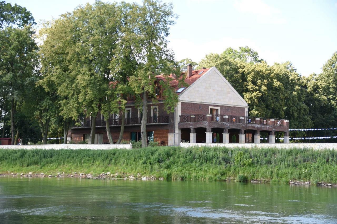 Dom Pracy Tworczej Aparthotel Uniejow Exterior foto
